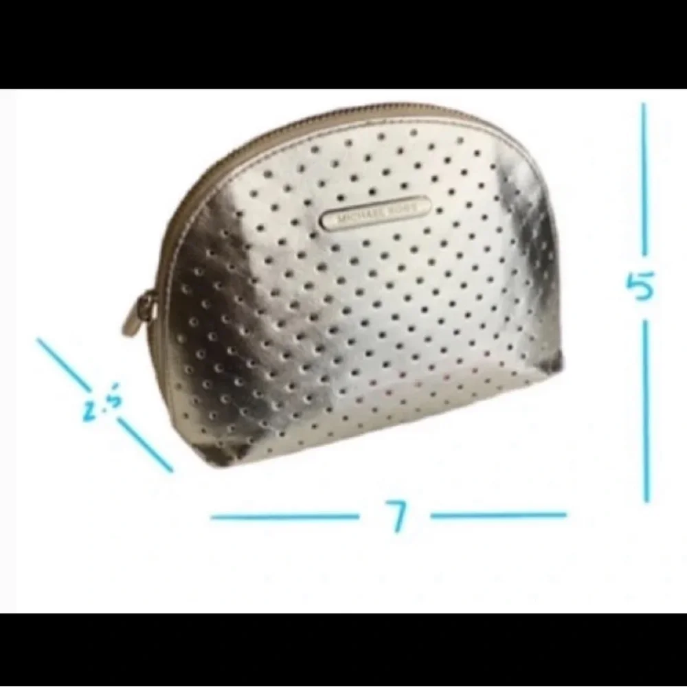 😊- Michael Kors Makeup Accessories Coin Purse Bag